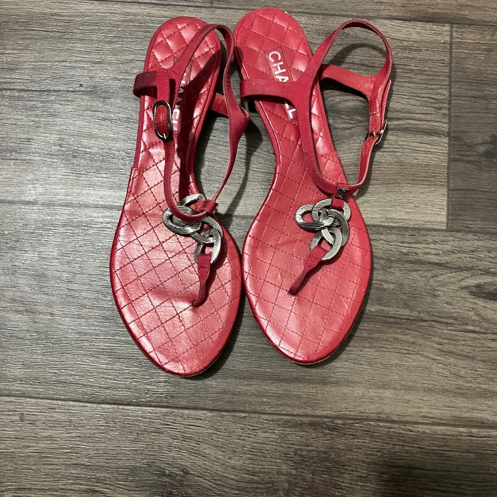 Authentic Chanel thong chain sandals size 9=39.5